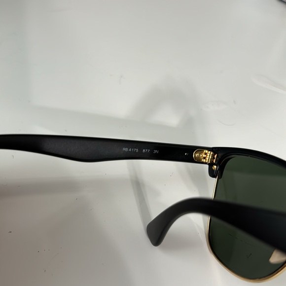 Ray Ban Clubmaster Classic Sunglasses - Picture 2 of 3